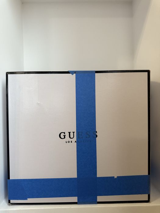 Угги уггі Guess розмір американський 9, європейський 40