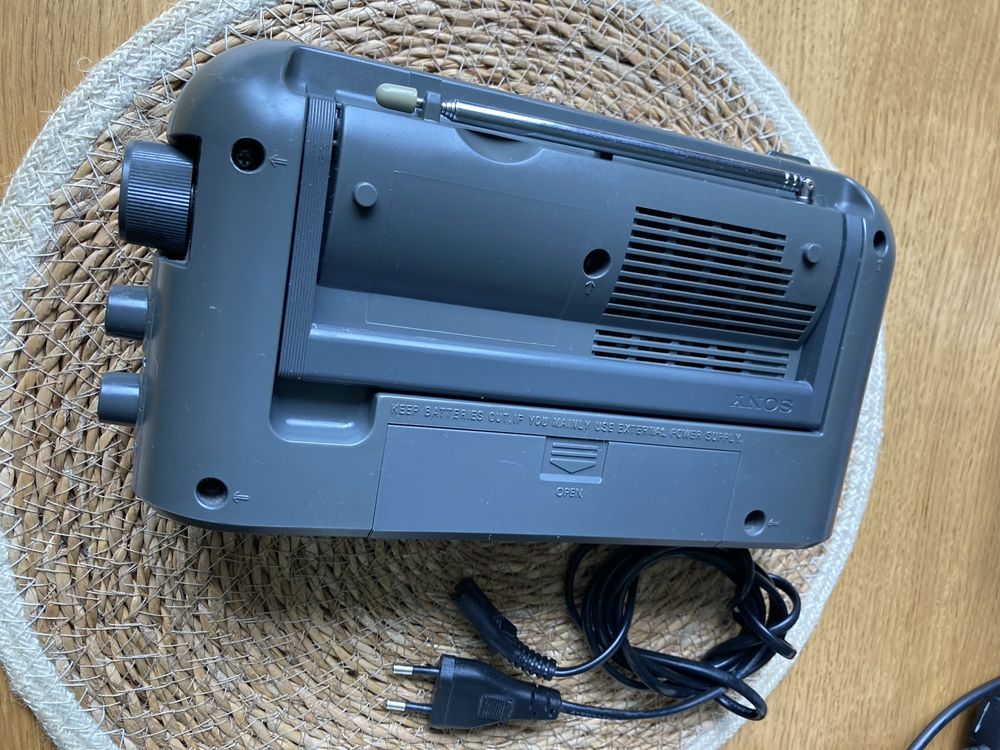 Радіоприймач Sony ICF-703L