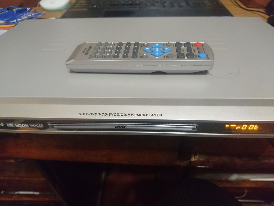 Bravis dvd проигрыватель .