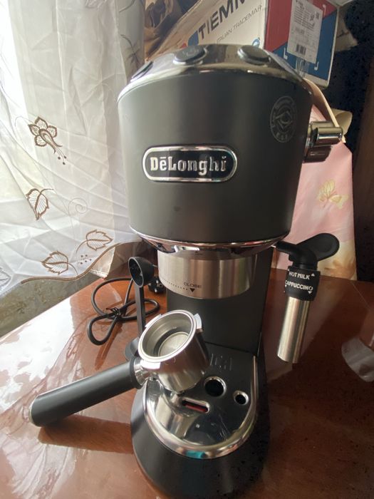 Кофемашина DeLonghi в отличном состоянии