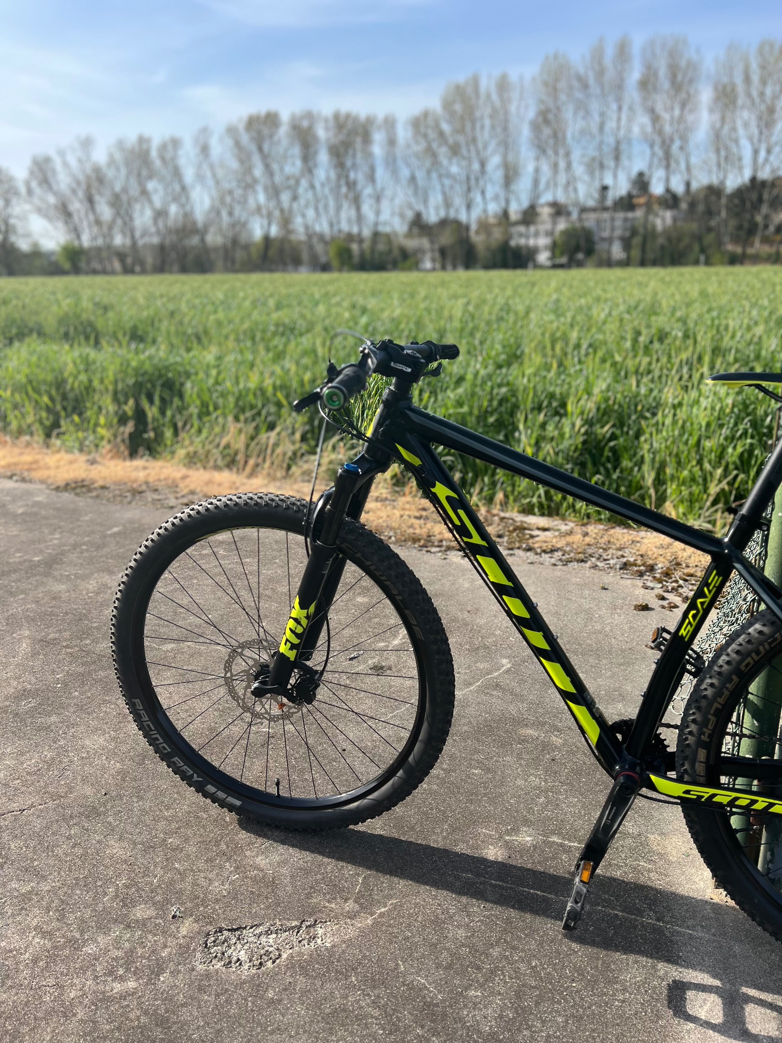 Scott Scale 950 Roda 29 Tamanho L de Montanha 1x11 Suspensão FOX 32