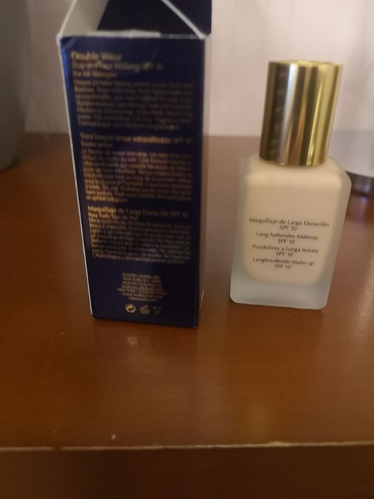 Estee Lauder Double Wear 1N0