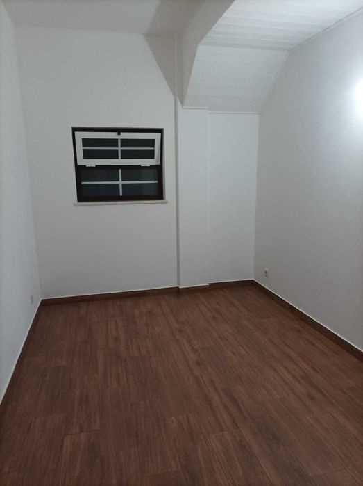 Arrenda-se T2 novo