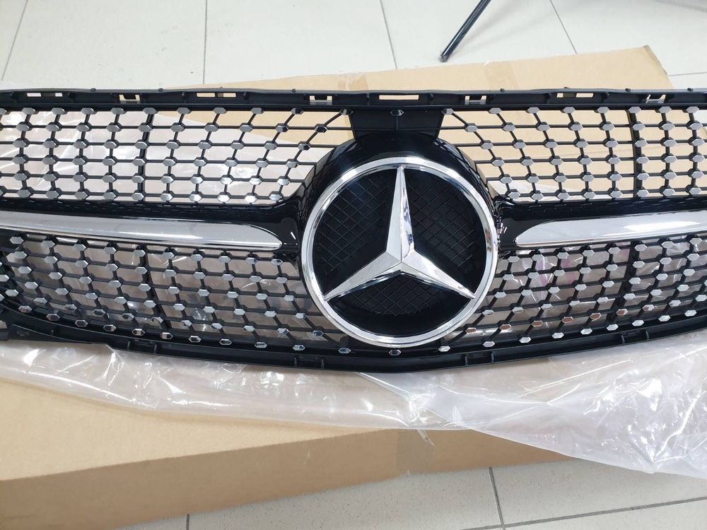 Решетка мерседес mercedes  CLK	W209 2003-2009год	Sl Black Grille