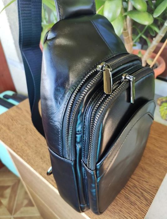 Кожаная мужская Сумка-Слинг. Черная.