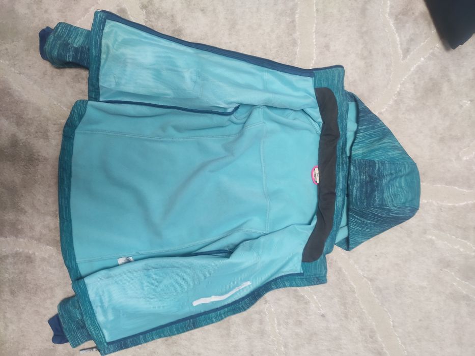 Демісезонна жіноча куртка