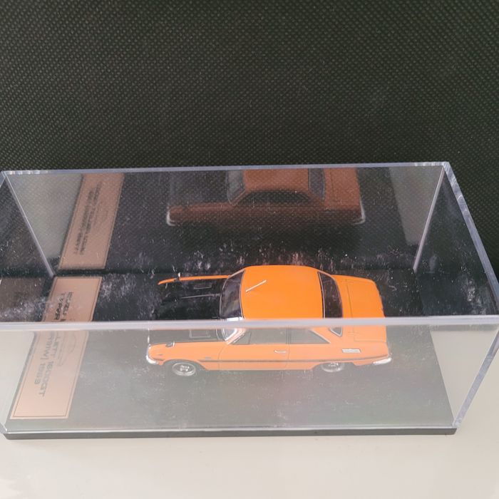 Carro miniatura Isuzu