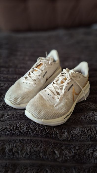 Кросівки Nike Vomero 17