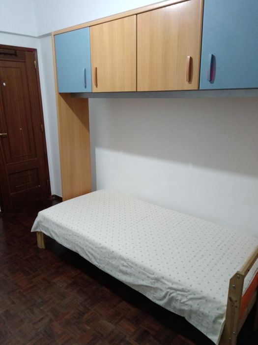 Alugo quarto em Oeiras