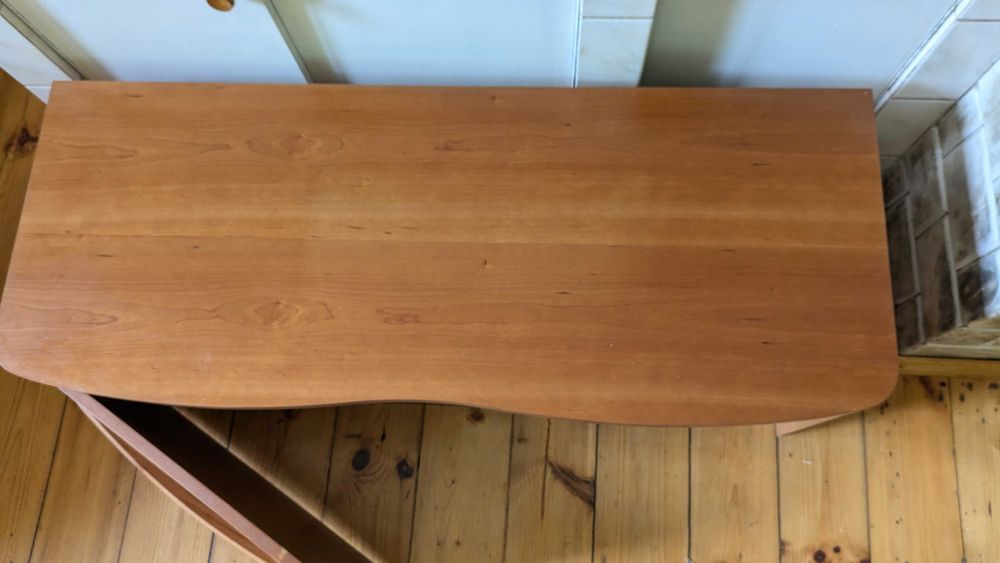 Szafka RTV w kolorze czereśni