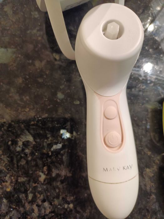Szczoteczka do twarzy Mary Kay