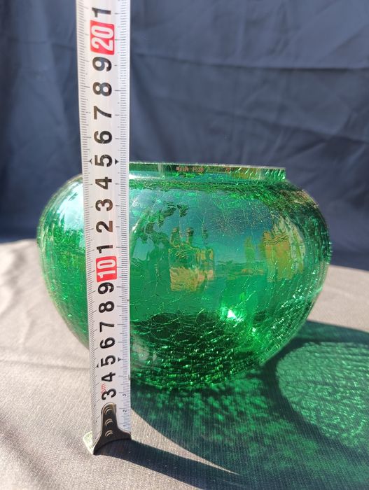 Stylowy zielony wazon