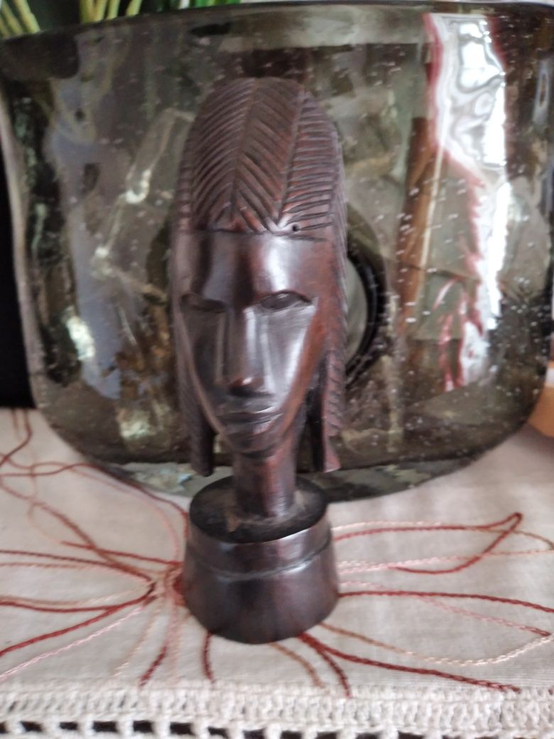Busto de africano em madeira exótica