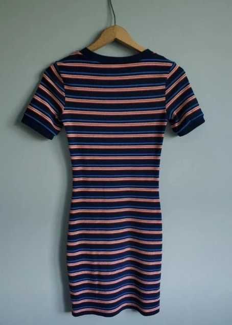 Obcisła sukienka H&M paski r. 34 letnia