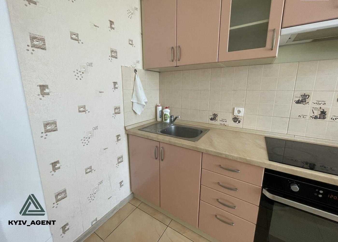 До метро 2-хвилини !!! Продаж квартири 50 м2 на вул. Олександра Мишуги