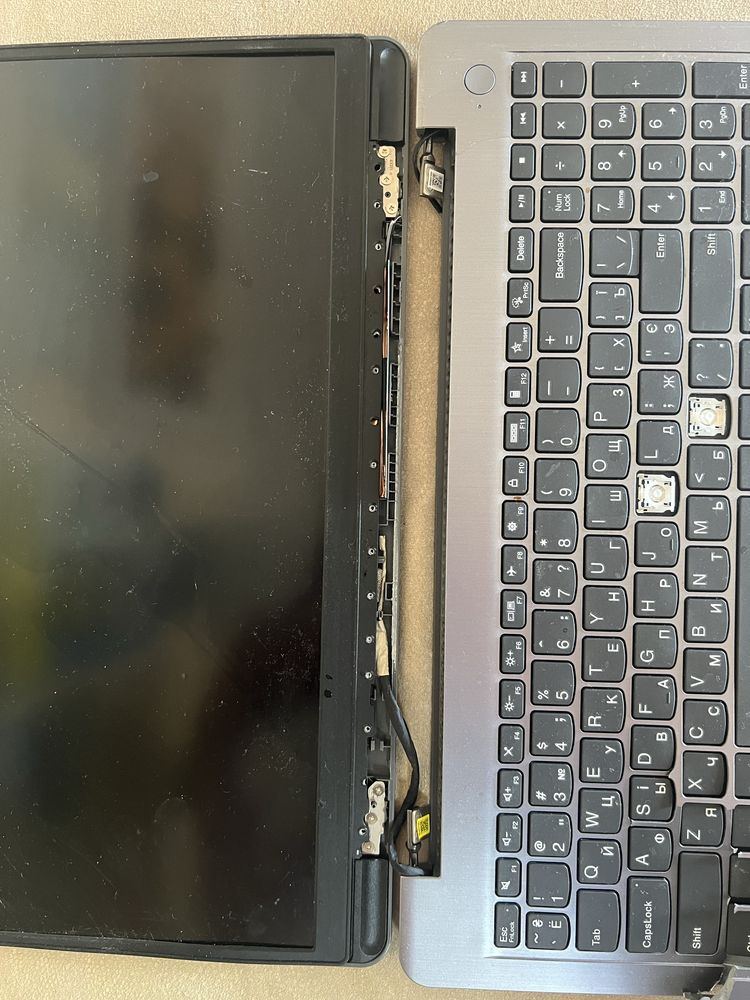 Ноутбук Lenovo IdeaPad 3 15IAU7(на запчастини)