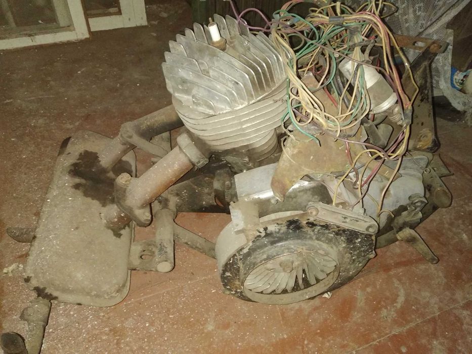 Мотор  до  мотоцикла