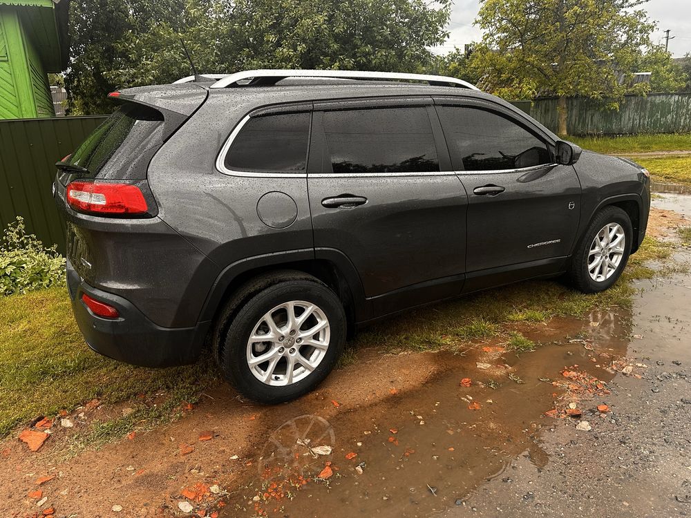 Продам Jeep Cherokee