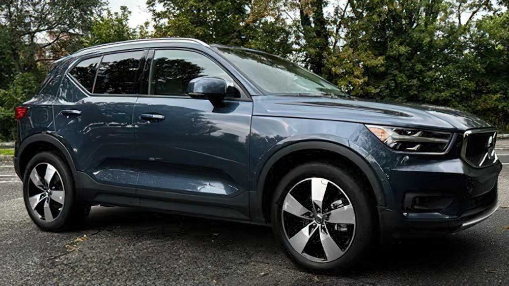 Volvo XC40      2021