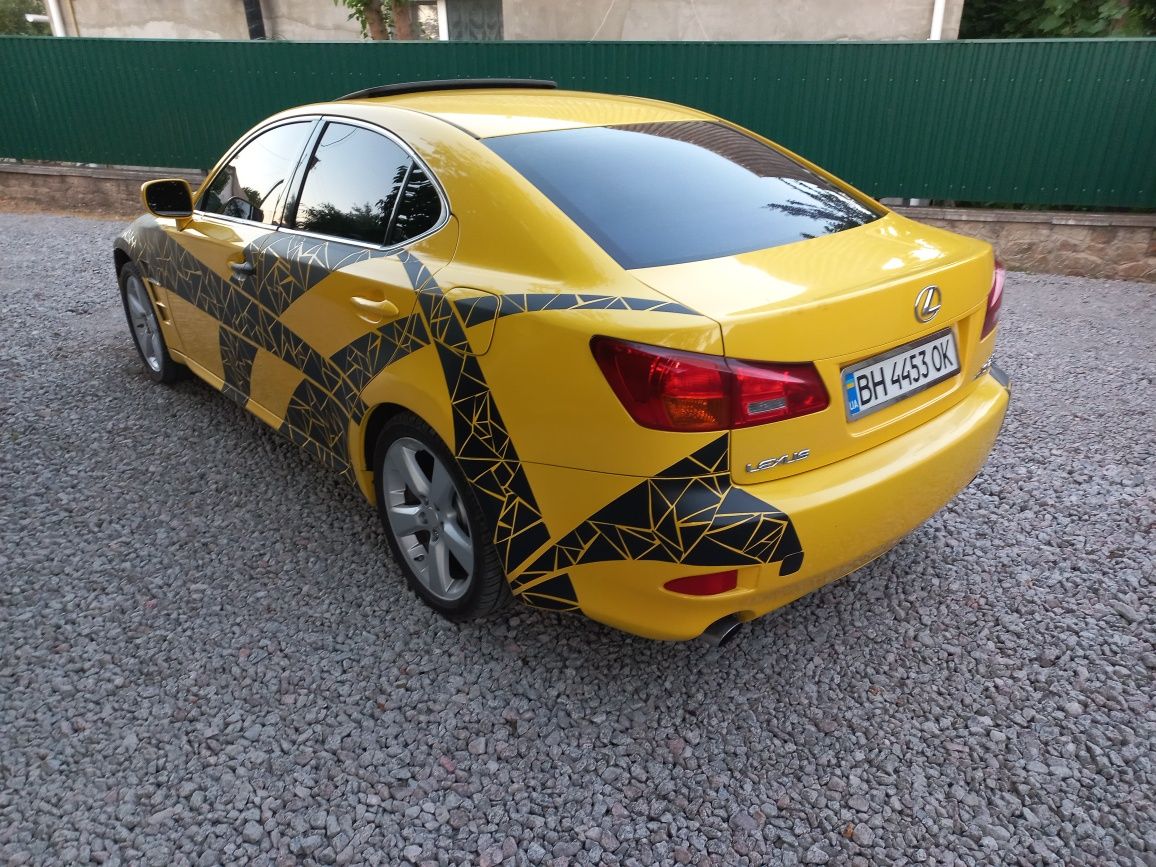Lexus is 250 avtomat 4x4
