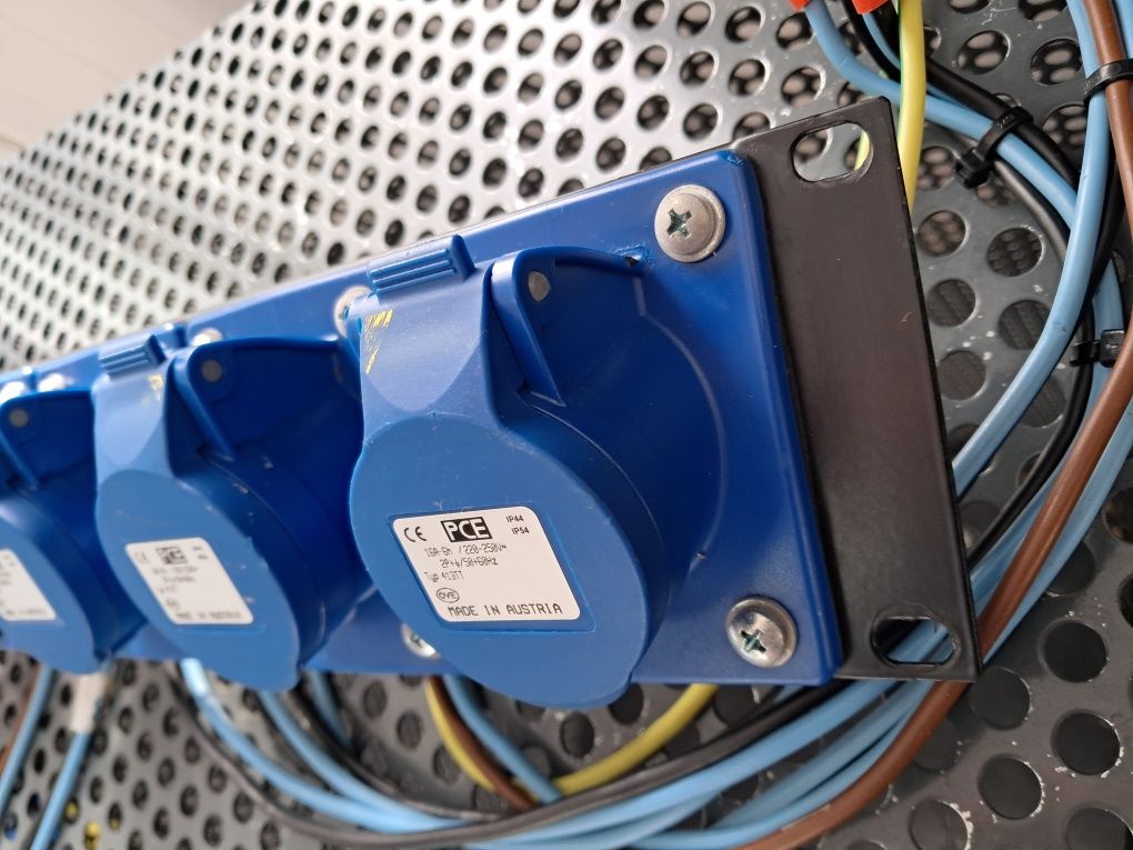 Painel rack 2U com fichas