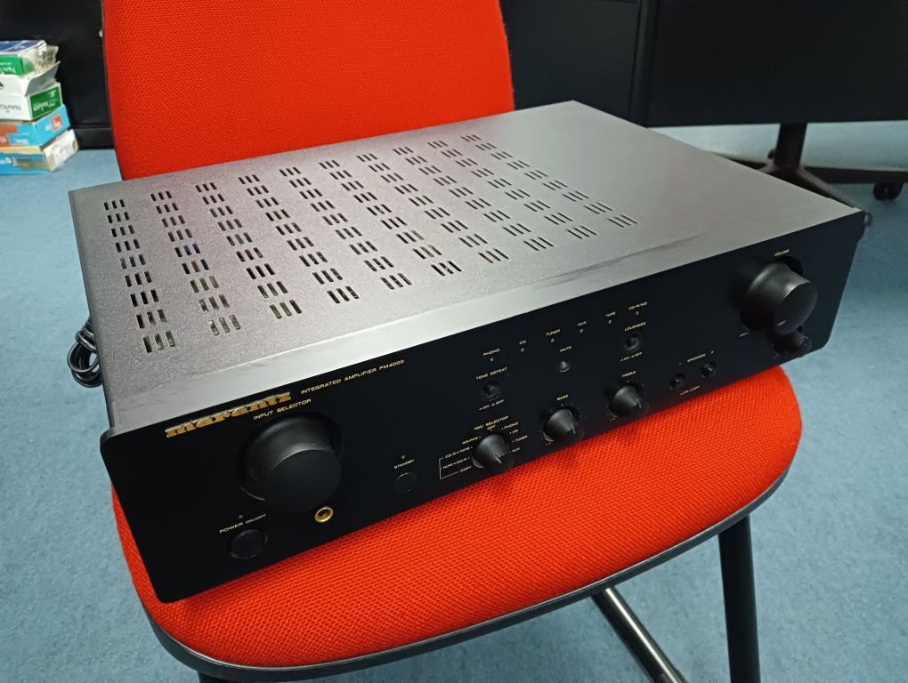 Amplificador Marantz PM 4000