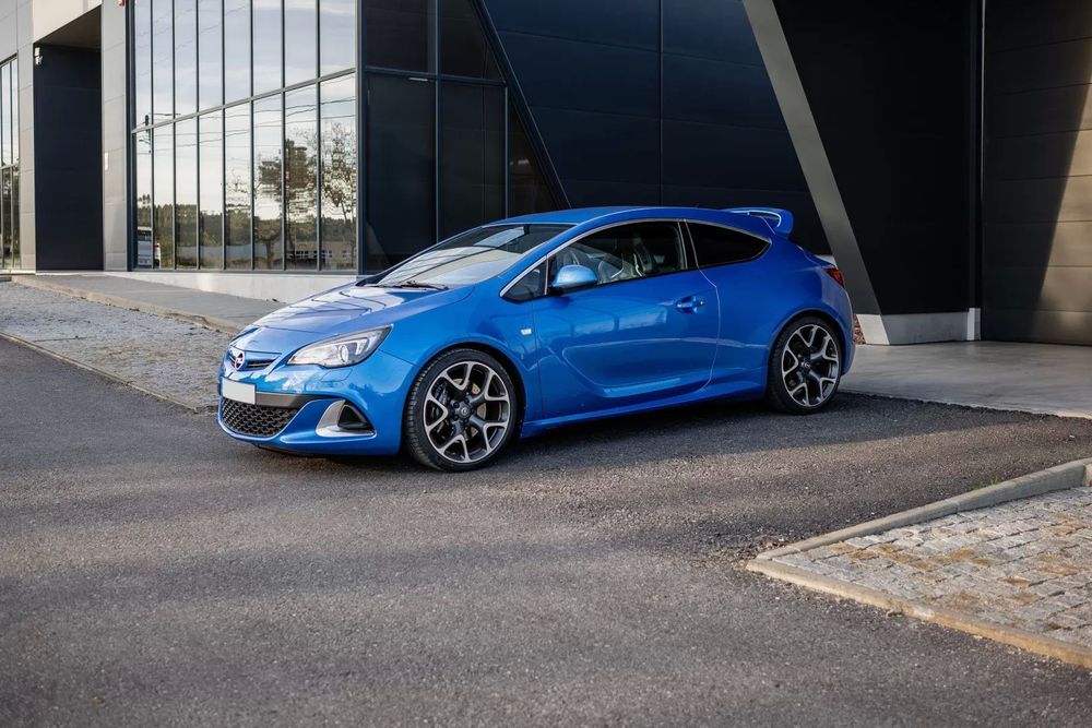 Opel Astra GTC OPC 2.0 T