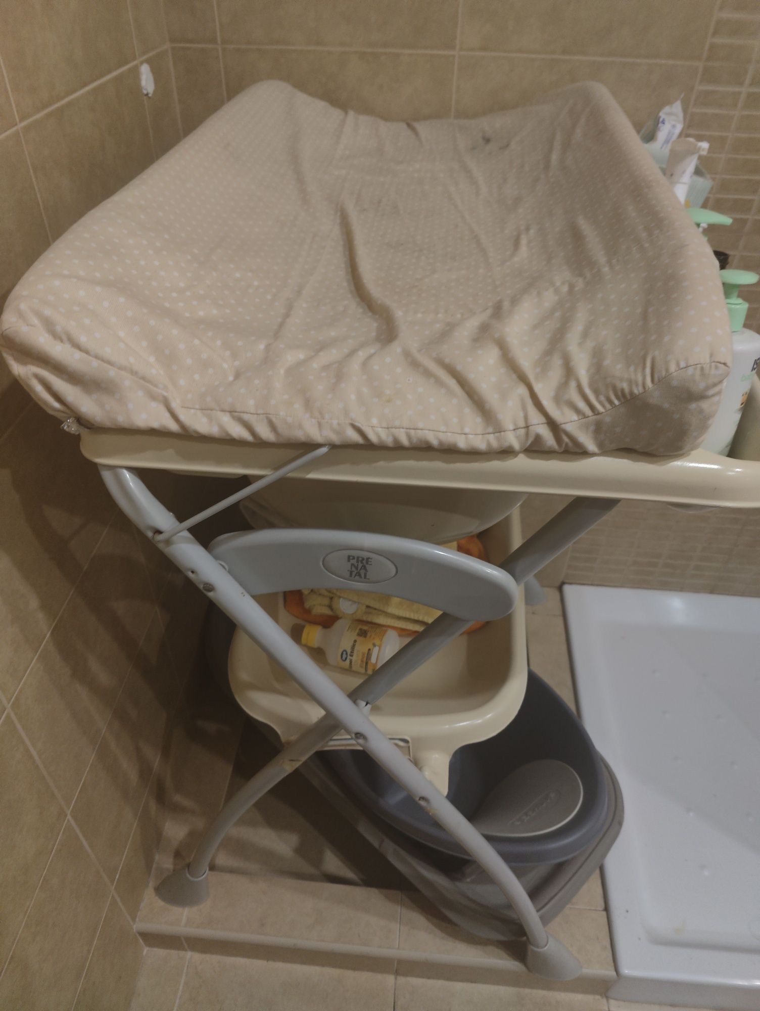 Móvel de apoio banho bebé