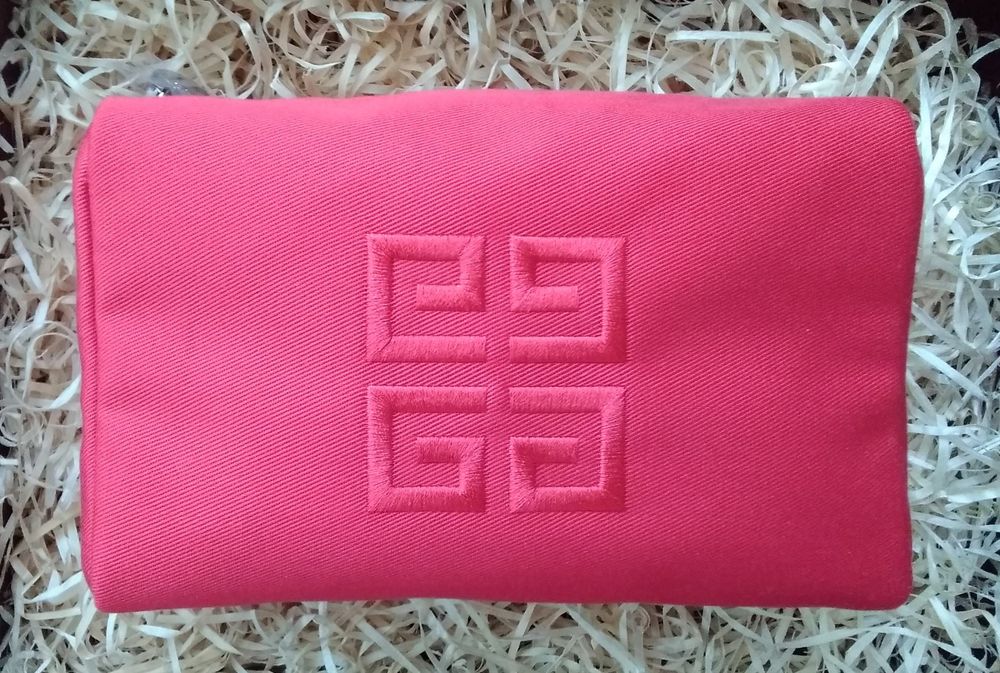 Givenchy кейс luxury футляр