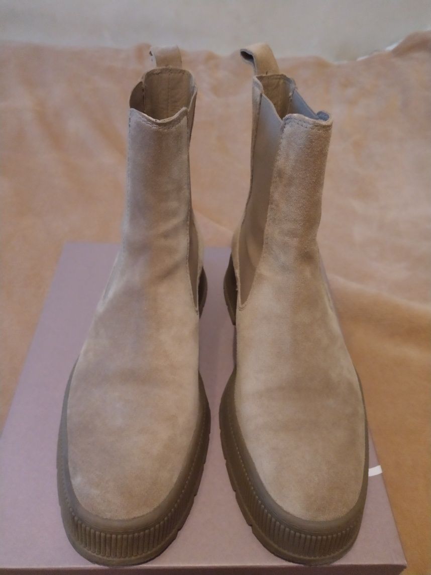 Sztyblety damskie Massimo Dutti