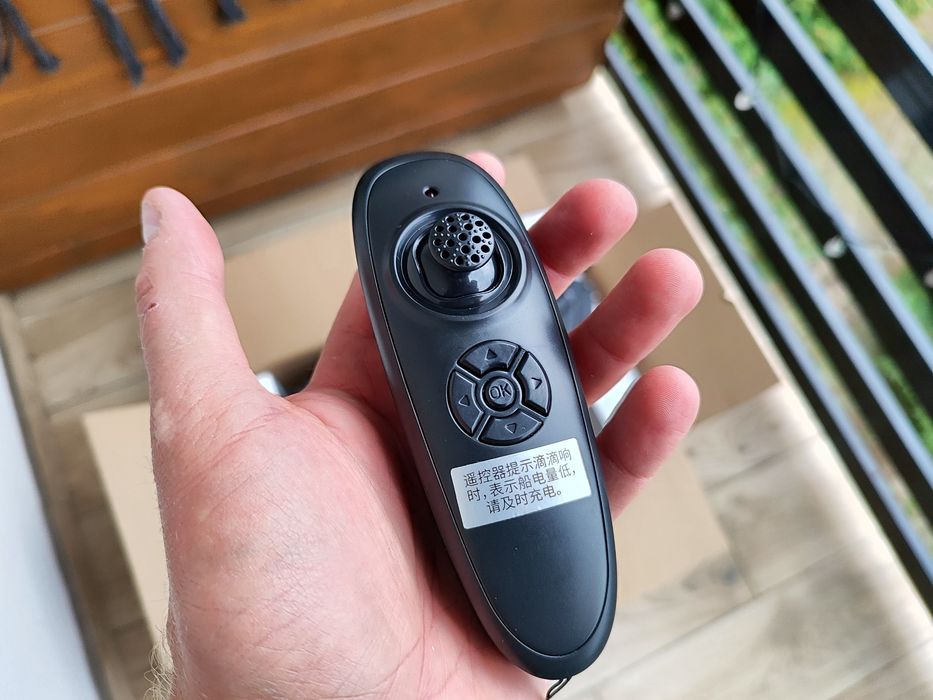 Łódka zanętowa D16 z akumulatorem 2 akumulatory 5600mAh