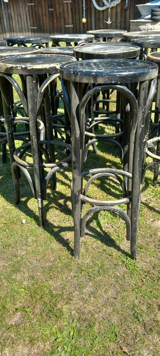 Krzesła ( hokej ) barowe do remontu 16 stuk 600 złotych