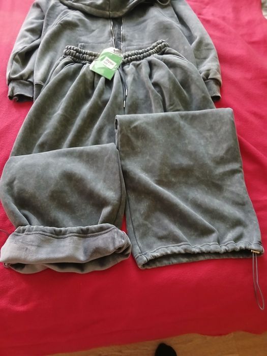 Новый тёплый костюм на велюре