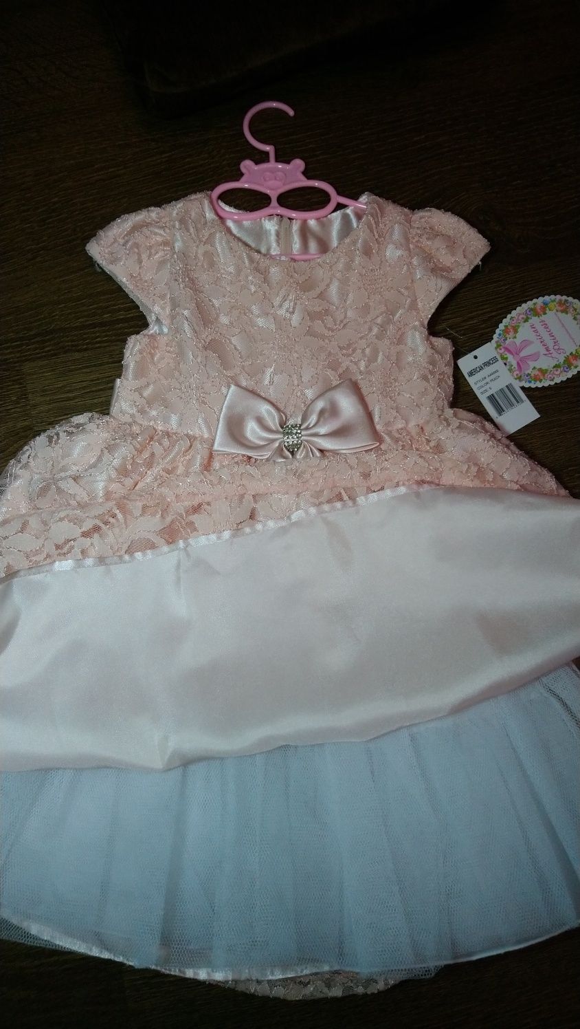 Платье новое нарядное персиковое для девочки 6 лет