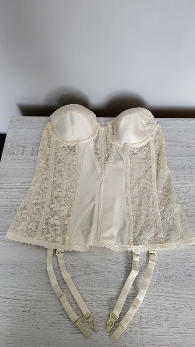 Koronkowy gorset Carnival rozmiar 34 B