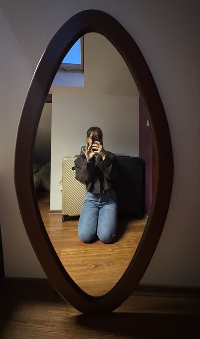 Lustro w drewnianej ramie – 143x74 cm