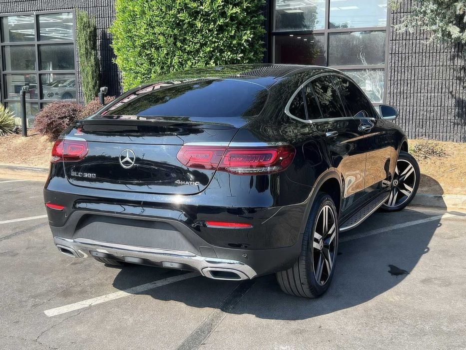 Mercedes-Benz GLC 300 Coupe 4MATIC      2021