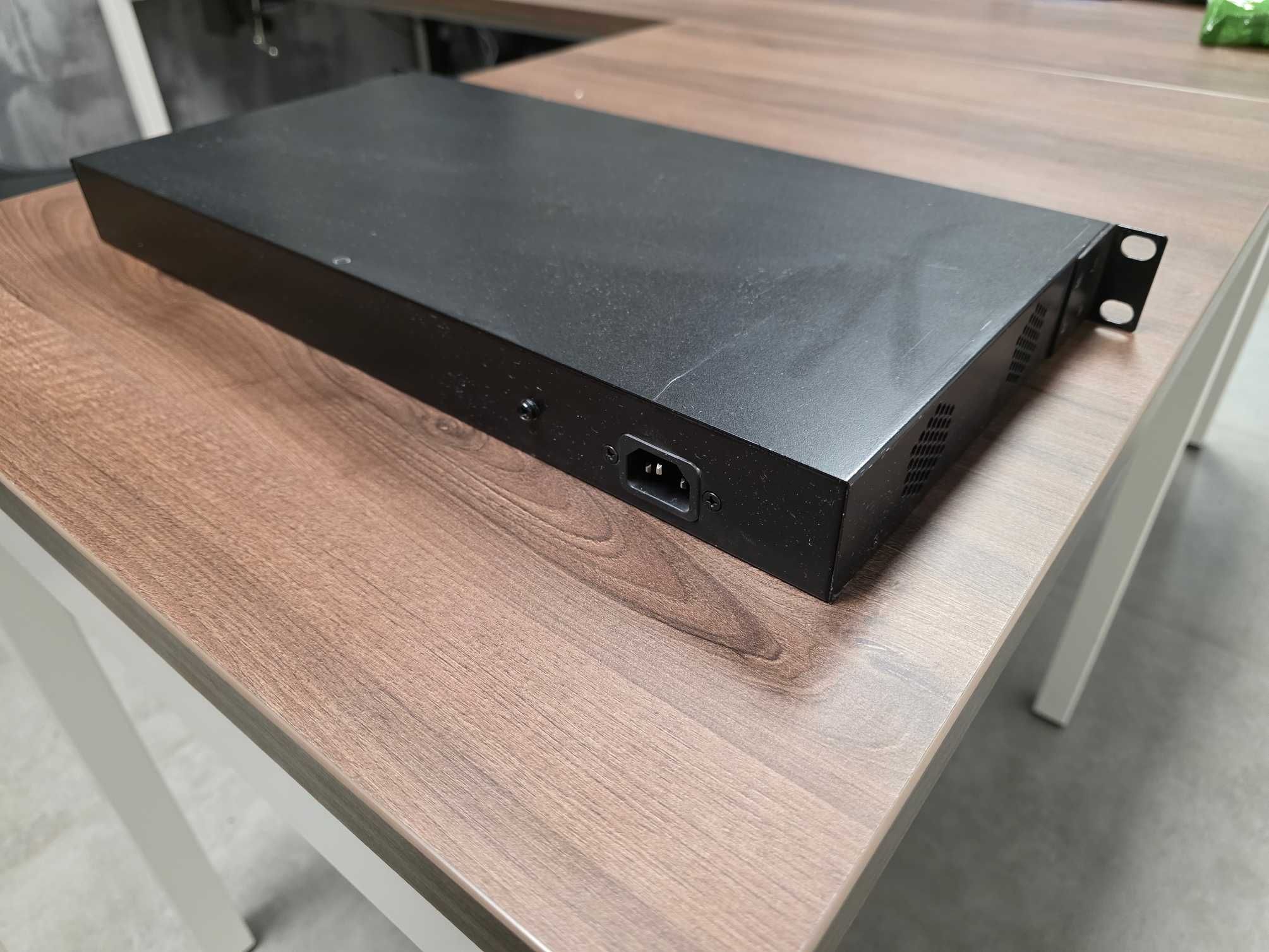 Switch POE do monitoringu 16 kamer PULSAR