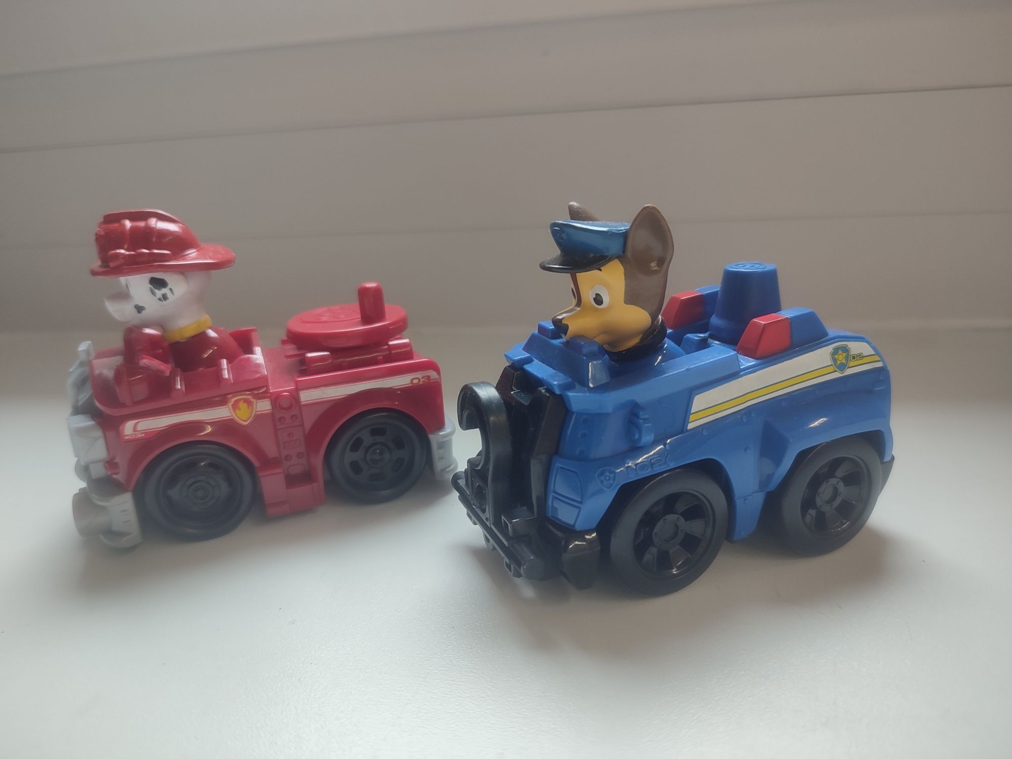 Psi patrol, Chase i Marshall, pojazdy