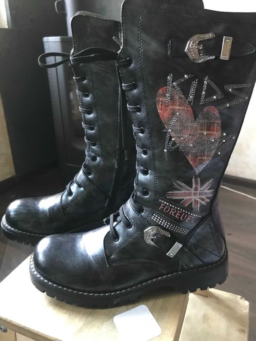 Стильні жіночі чоботи на осінь