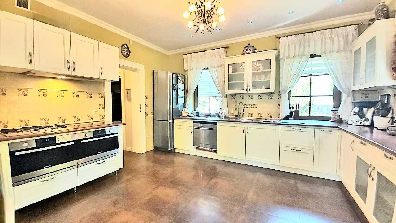 Stylowy dworek do wynajęcia – Bobrza, 10 min. od Kielc, staw i ogród