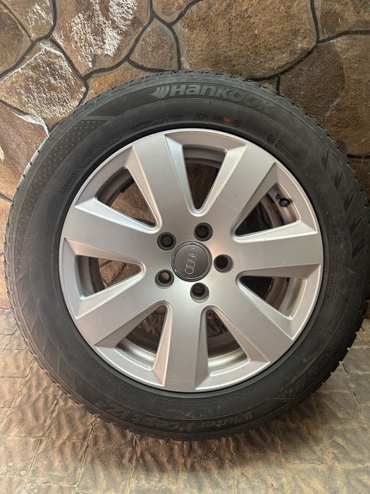 Шини на оригінальних дисках