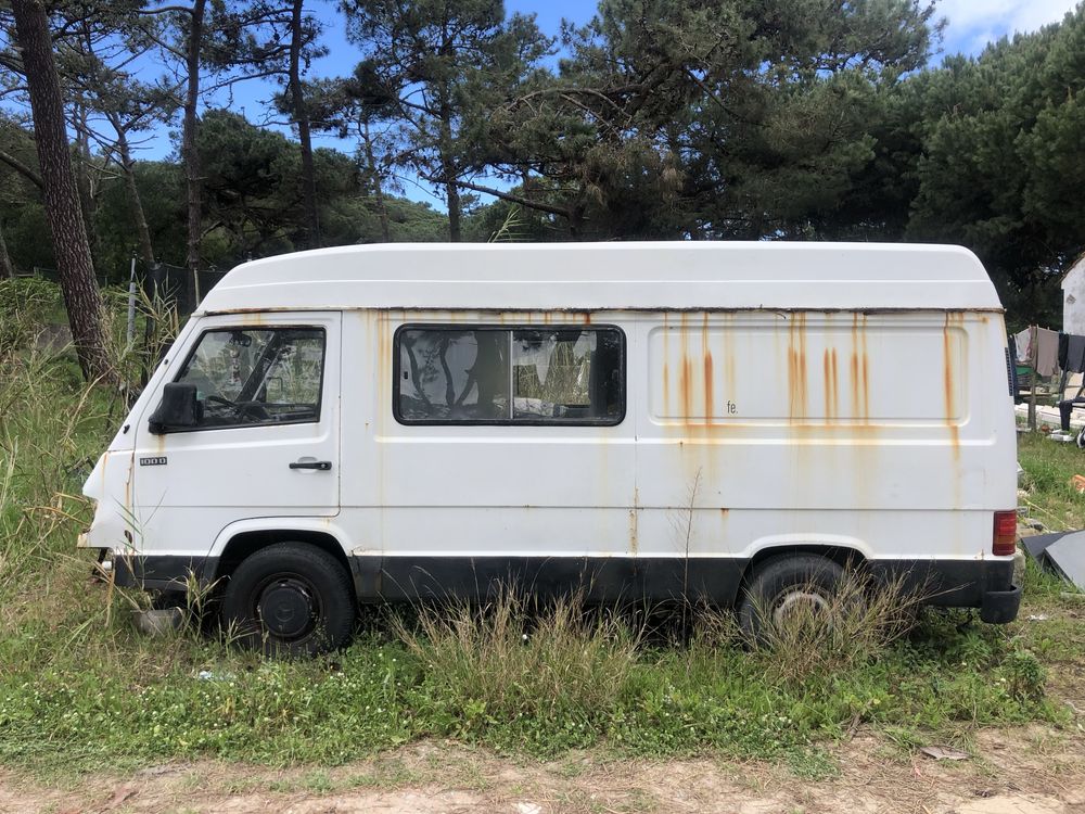 Mercedes MB100 para recuperar ou para peças.