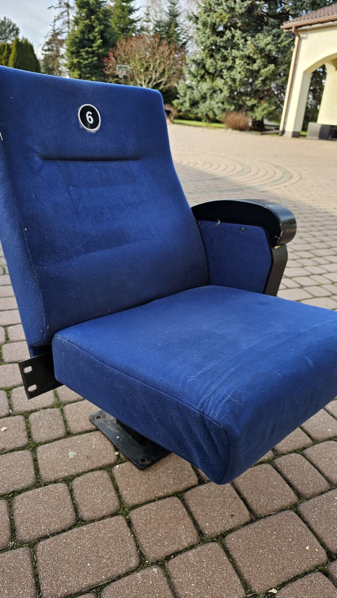 Fotel kinowy - solidny, stabilny - 11 sztuk