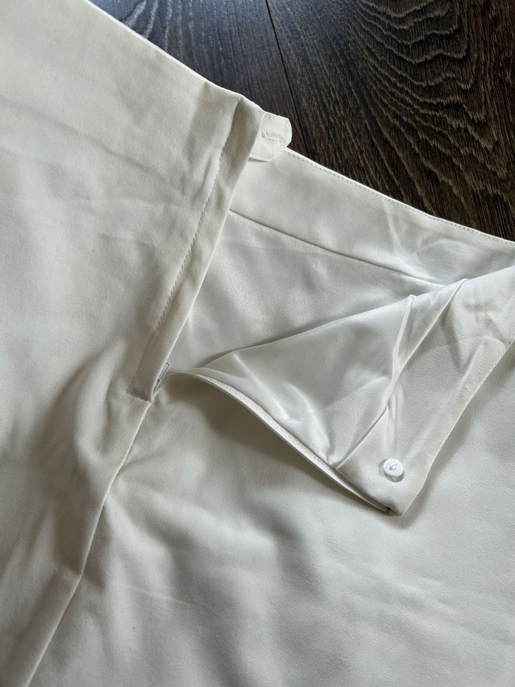Biała elastyczna mini spódnica biżuteryjna r. M-L