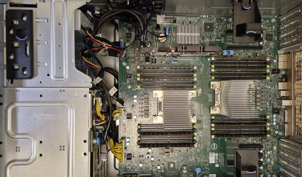 Сервер Dell PowerEdge T630