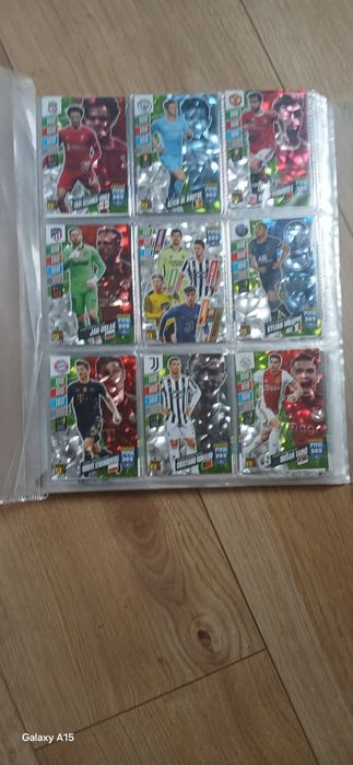 Sprzedam karty piłkarskie