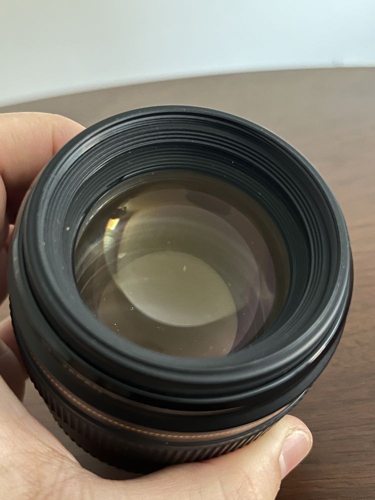 Canon 85mm f/1.8