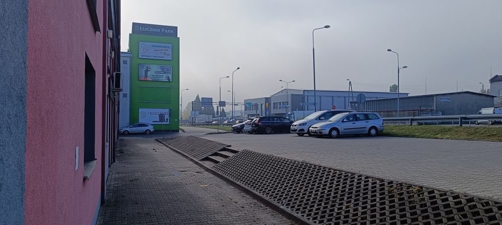 Pomieszczenie magazynowe sklep z parkingiem w centrum Radomia