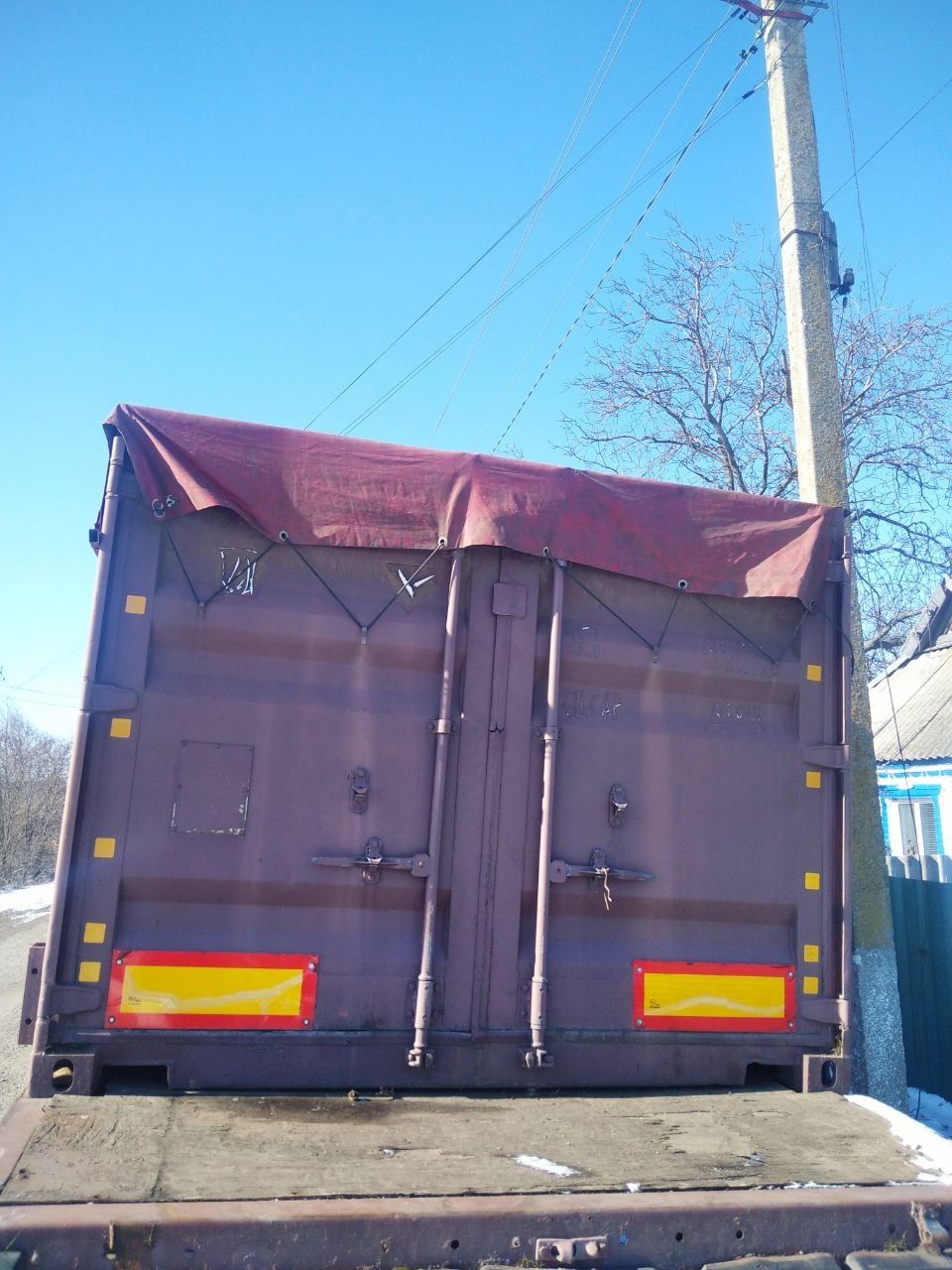 Контейнеровоз, контейнер